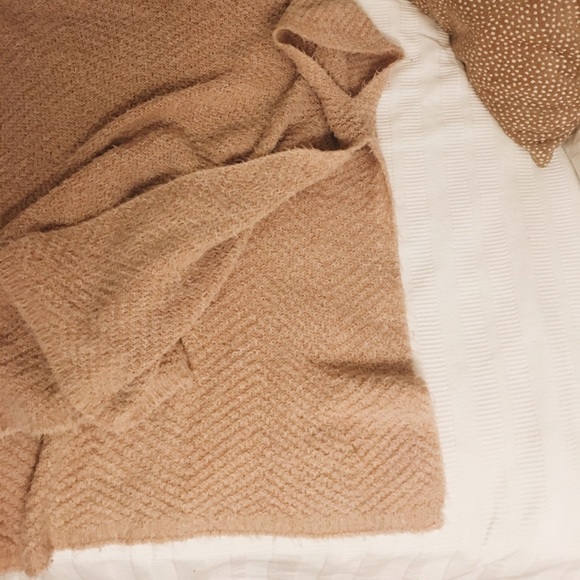 Oversized Sweater - Picture 4 of 4